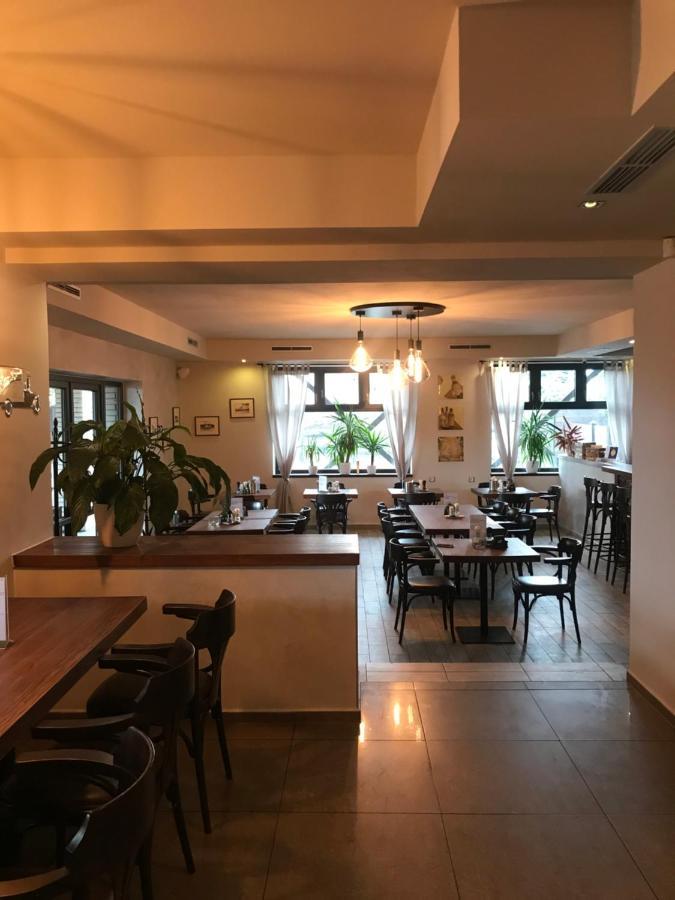 Restaurace A Penzion U Klasku Όλομουτς Εξωτερικό φωτογραφία