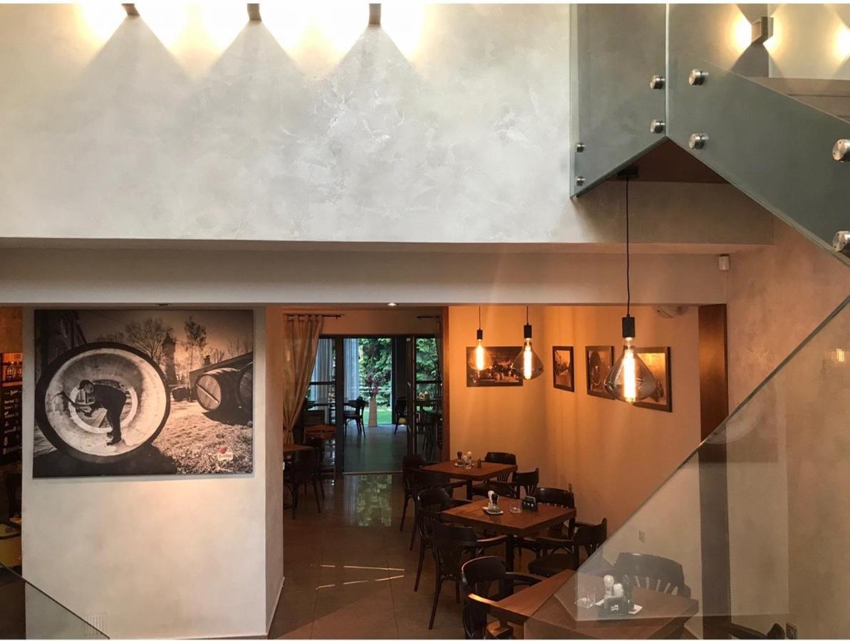 Restaurace A Penzion U Klasku Όλομουτς Εξωτερικό φωτογραφία